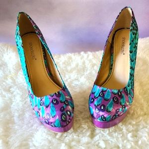 Purple and Turquoise Print Pump, Size 9.5
